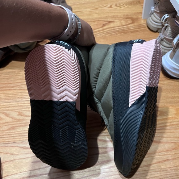 SOREL BOOTS - Picture 4 of 5